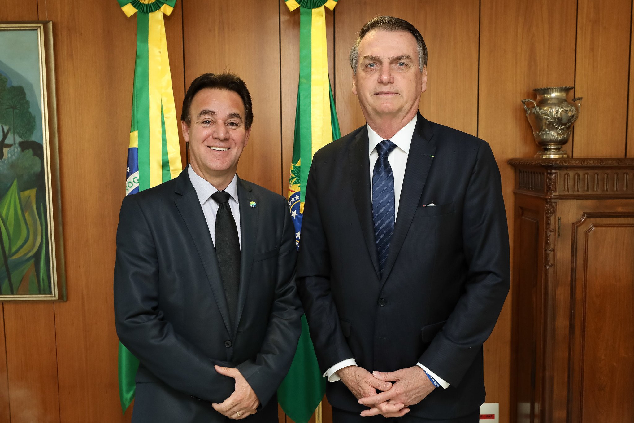 Adilson Barroso e Bolsonaro, em foto de abril de 2019 [fotografo]Marcos Corrêa/PR[/fotografo]

