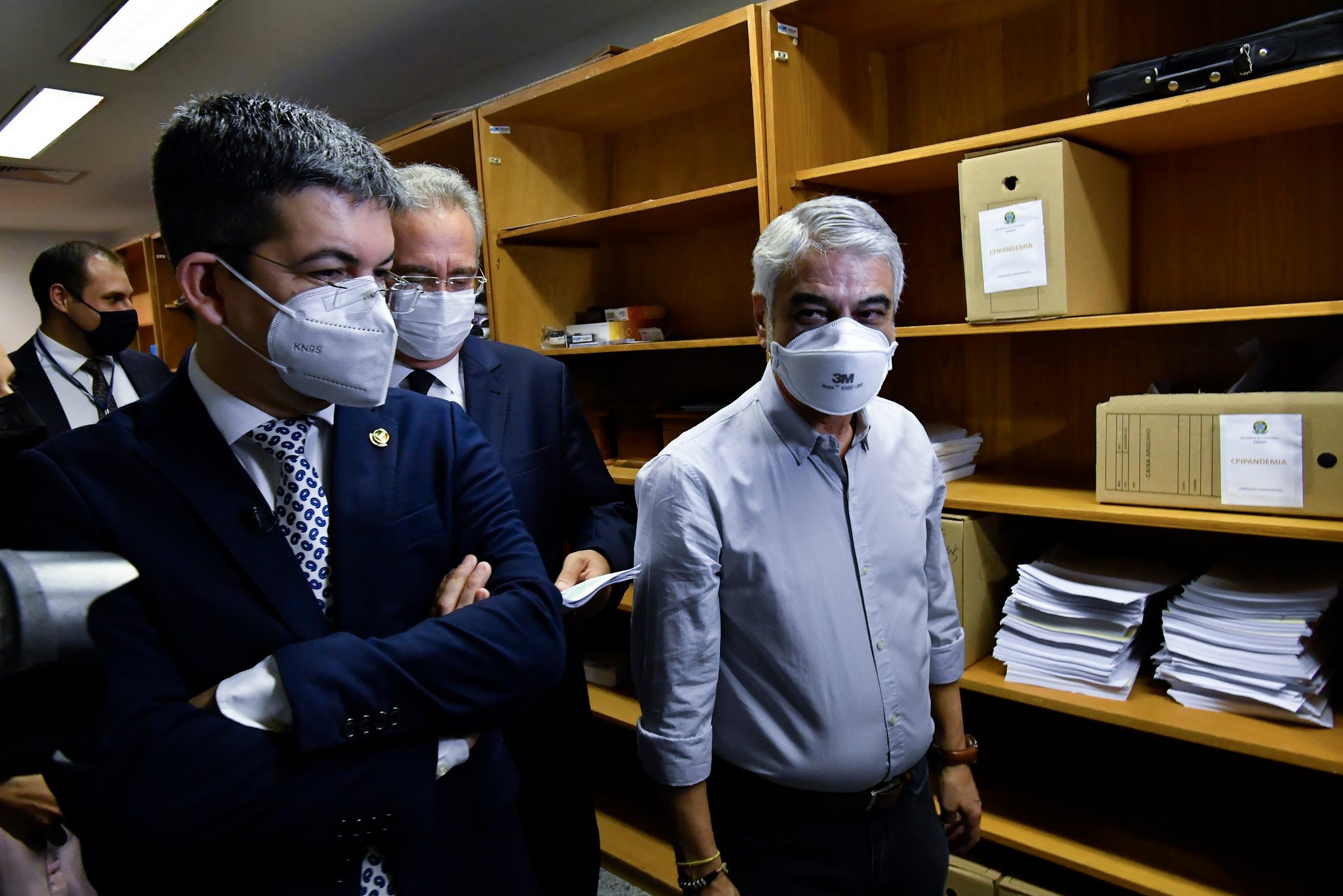 Senadores visitam sala-cofre, onde arquivos sigilosos da CPI da Covid são guardados. Arquivos enviados pelo YouTube à comissão também estariam sob sigilo [fotografo] Waldemir Barreto/Agência Senado[/fotografo] 