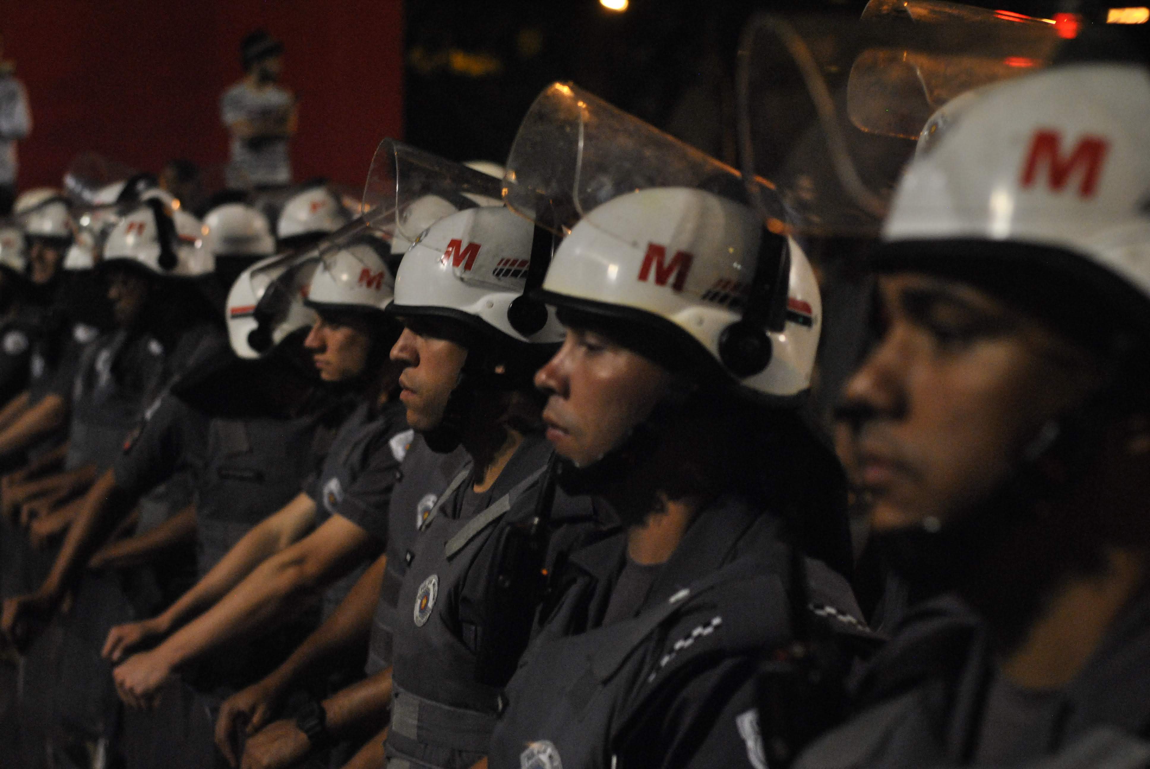 O projeto elenca cinco deveres do cidadão ao ser abordado por um agente policial. Foto: Guilherme Mendes[/fotografo]