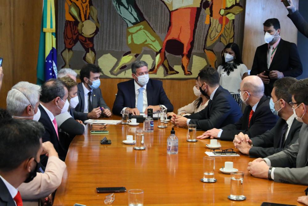 Deputados e representantes sindicais entregam abaixo-assinado contra a reforma administrativa a Arthur Lira[fotografo]Luis Macedo/Ag. Câmara[/fotografo]