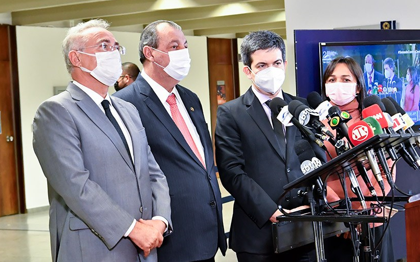 Renan, Omar, Randolfe e Eliziane Gama, em coletiva após depoimento dos irmãos Miranda[fotografo]Waldemir Barreto/Ag. Senado[/fotografo]