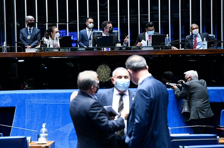 Alexandre Porto Mendes de Souza e Fábio Rogério de Almeida Carvalho tiveram os nomes confirmados para diretores da Agência.
[fotografo] Marcos Oliveira/Agência Senado [/fotografo]