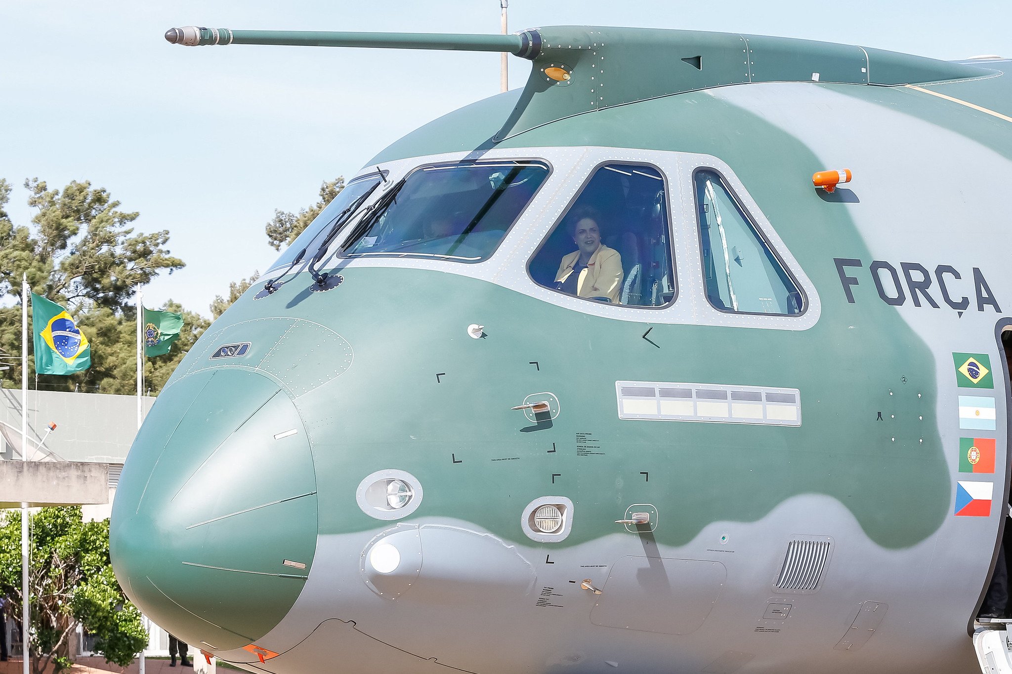 Dilma durante visita à aeronave militar KC-390 em Brasília [fotografo]Ichiro Guerra/PR[/fotografo]