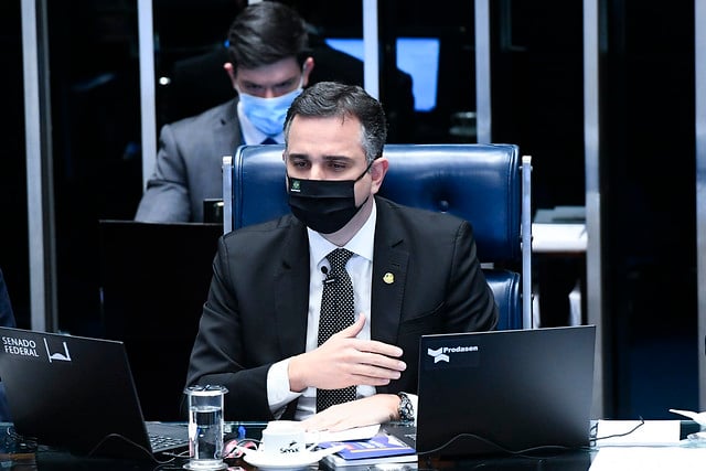 Os parlamentares que apoiaram a candidatura de Rodrigo Pacheco na eleição para a presidência do Senado receberam ao menos R$ 2 bilhões em 2021. Foto: Marcos Oliveira/Agência Senado