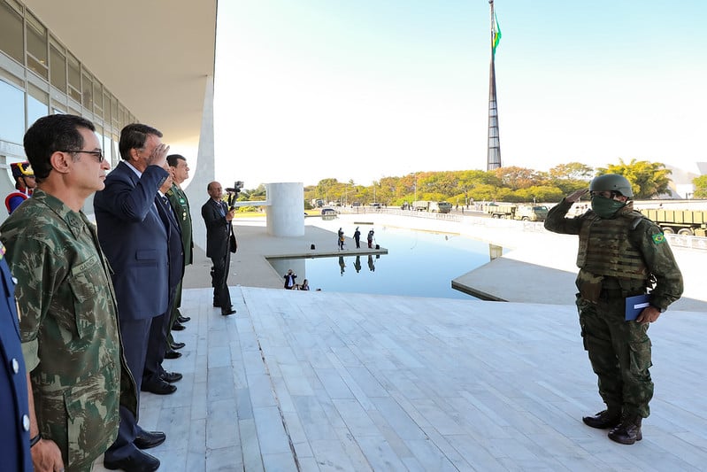 Presidente da República, Jair Bolsonaro recebe convite da Demonstração Operativa a ser realizada por ocasião da Operação Formosa 2021. Foto: Marcos Corrêa/PR 