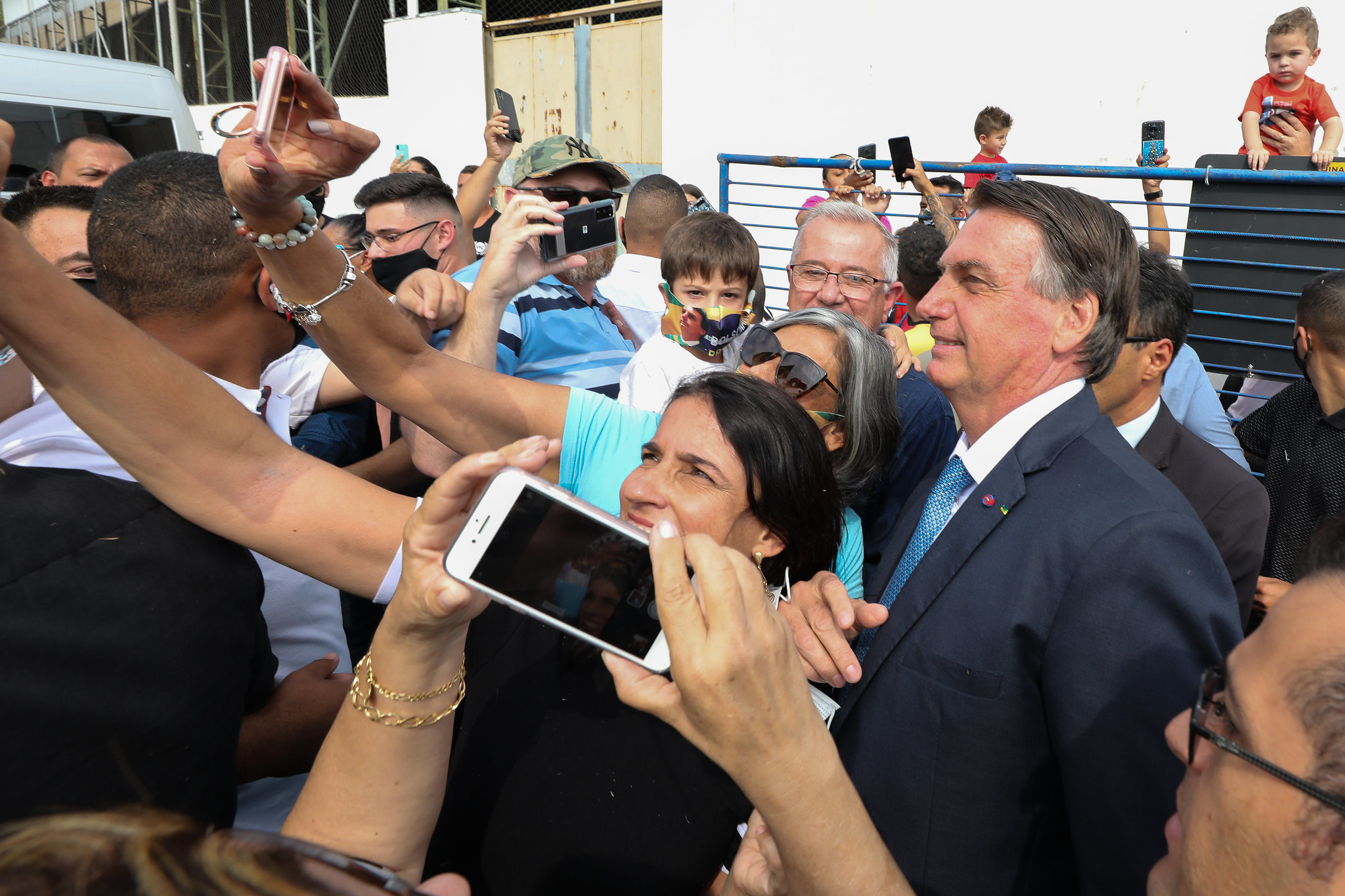 Bolsonaro, sem máscara, com cidadãos em Cachoeira Paulista (SP) [fotografo]Marcos Corrêa/PR[/fotografo