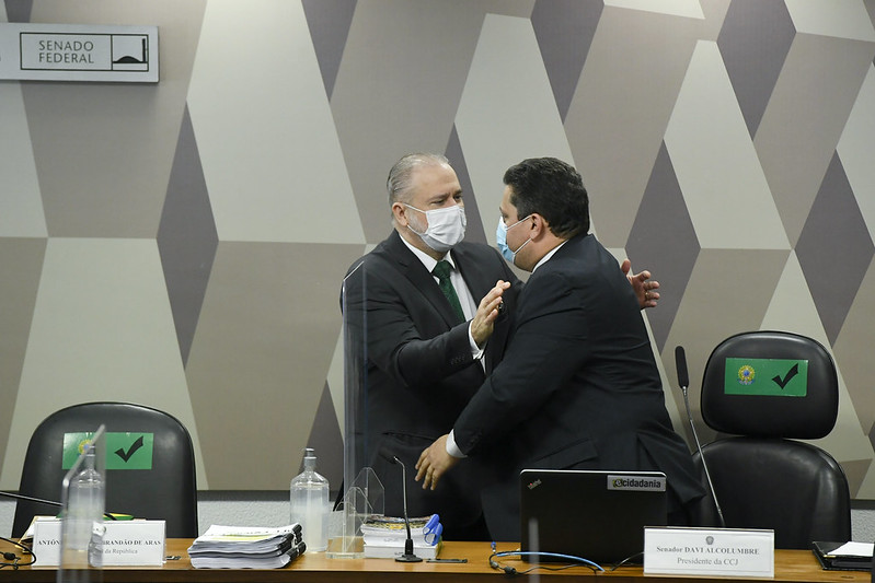 O Procurador-Geral da República, Augusto Aras, e o senador Davi Alcolumbre (DEM-AP), presidente da CCJ. Foto: Reprodução/ Flickr Senado 