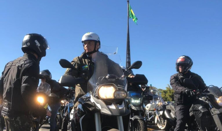 Bolsonaro faz nova motociata em Brasília, neste domingo (08/08) [fotografo]Reprodução/Twitter[/fotografo]