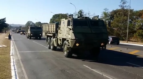 Promovido por Bolsonaro, houve um desfile de tanques na Esplanada dos Ministérios. Que clima se espera para o Sete de Setembro?[fotografo] Thiago Rodrigues [/fotografo]