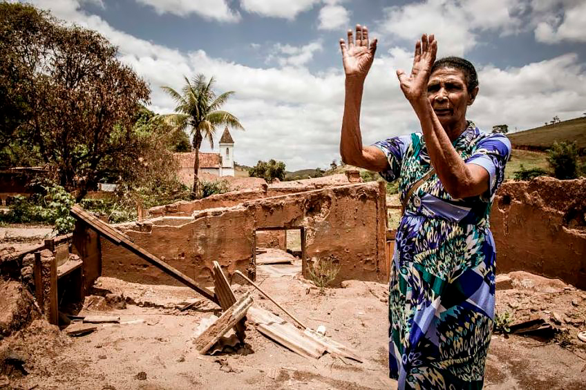 Dona Geralda, Maria Geralda Bento, mineira, 8 filhos, 17 netos, 21 bisnetos, nascida em 6 de abril de 1933, acordou uma madrugada com sua casa, sua vida e sua vida soterradas por lama. [fotografo]Leandro Tasques/Jornalistas Livres[/fotografo]