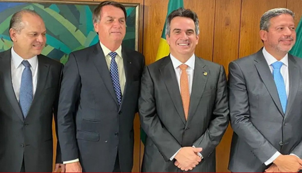 O líder do governo, Ricardo Barros, o presidente Jair Bolsonaro, o ministro Ciro Nogueira e o presidente da Câmara, Arthur Lira. PP não embarcou no voto impresso[fotografo]Reprodução[/fotografo]