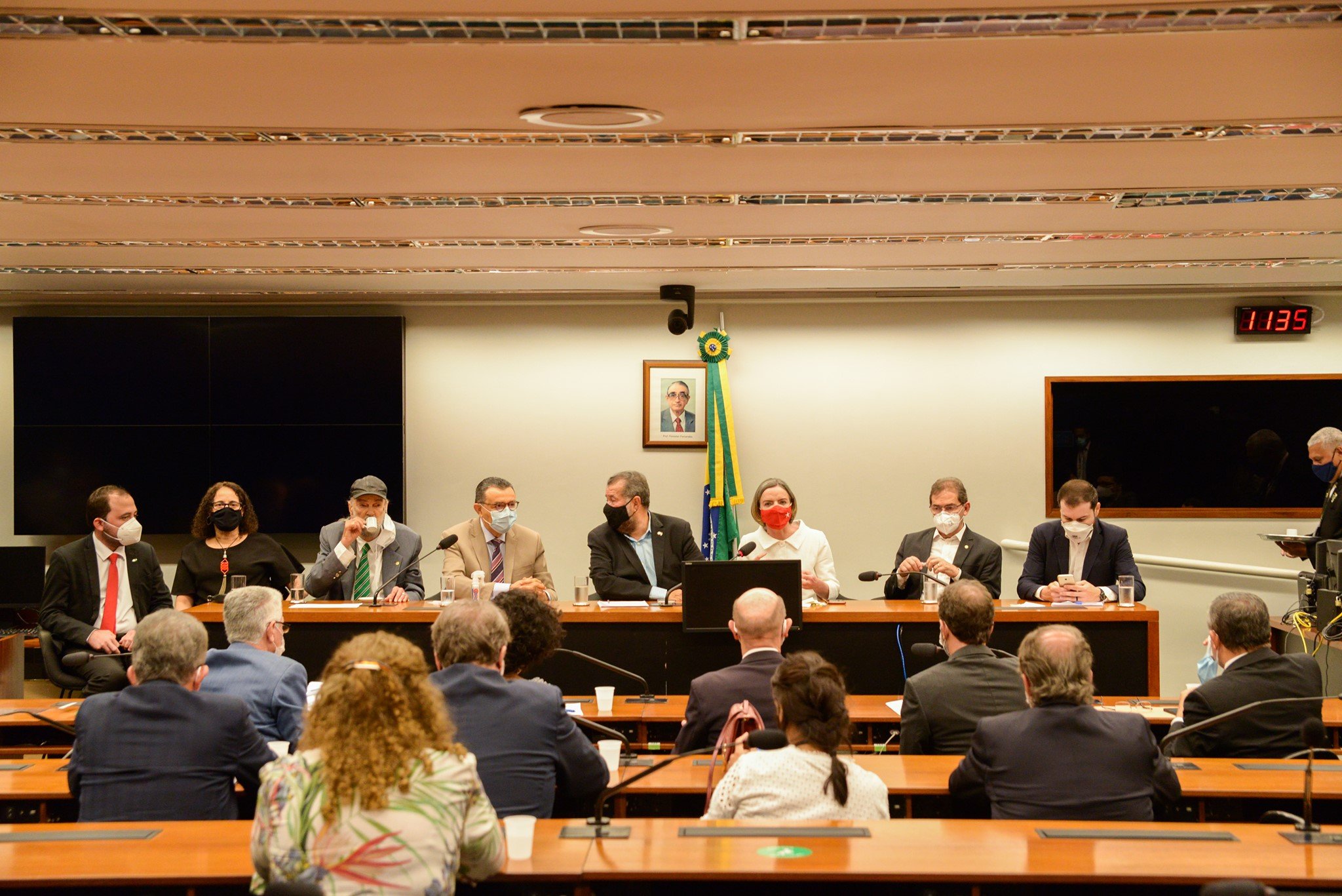 Reunião dos parlamentares e dirigentes de partidos foi realizada em um dos plenários da Câmara [fotografo] Leonardo Hladczuk/ASCOM-LIDMIN[/fotografo] 