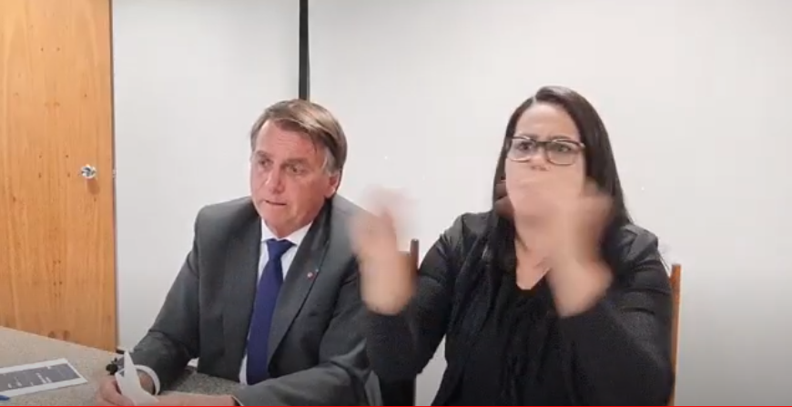 Jair Bolsonaro, durante live em que explicou seu recuo [fotografo]Jair Bolsonaro via YouTube[/fotografo]