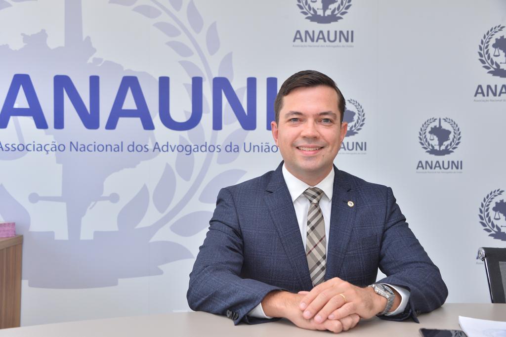 Prêmio reconhece o bom trabalho desempenhado por deputados federais e senadores da República em defesa do interesse público, afirma o presidente da Anauni, Clóvis Andrade. Foto: Divulgação/Anauni