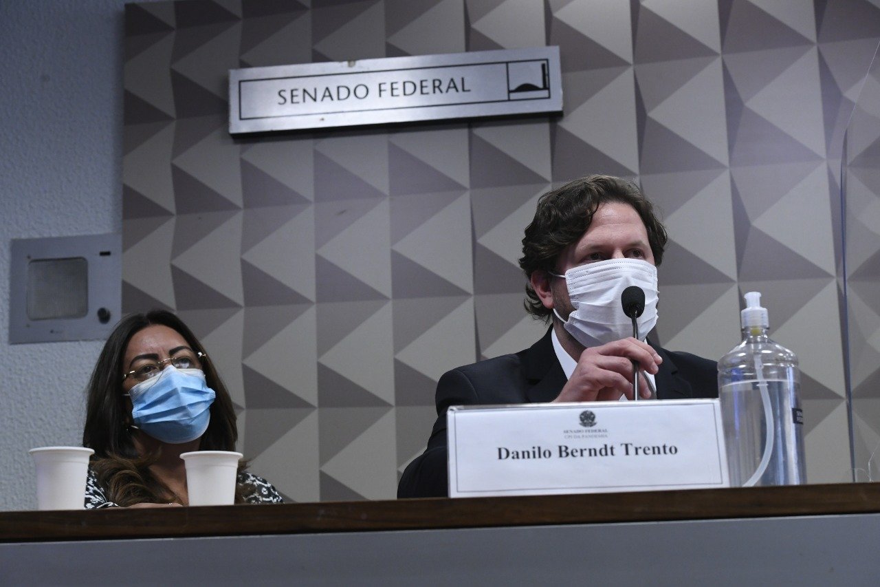 Danilo Trento, diretor da Precisa Medicamentos em depoimento à CPI da Covid. Foto: Edilson Rodrigues/Agência Senado