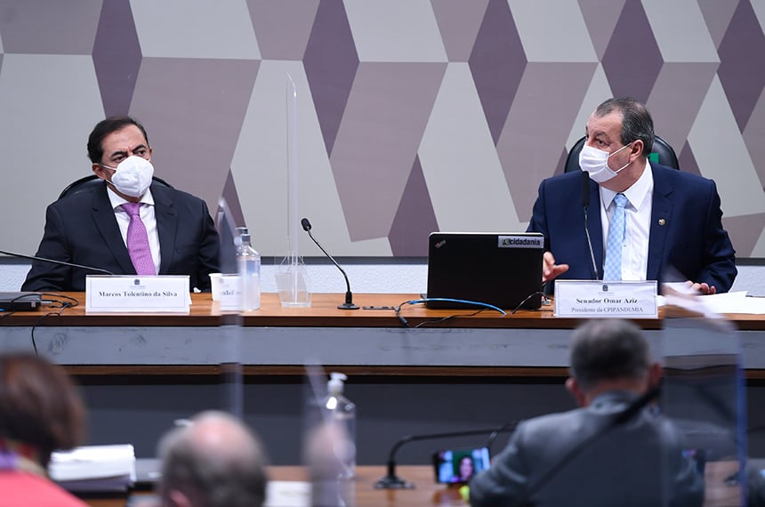 Na CPI, Marcos Tolentino negou ser sócio do FIB Bank. Mas suas digitais aparecem claramente nos negócios do banco que não é banco [fotografo] Agência Senado [/fotografo] 

Mesa: 
advogado e empresário Marcos Tolentino da Silva; 
presidente da CPIPANDEMIA, senador Omar Aziz (PSD-AM). 

Foto: Edilson Rodrigues/Agência Senado