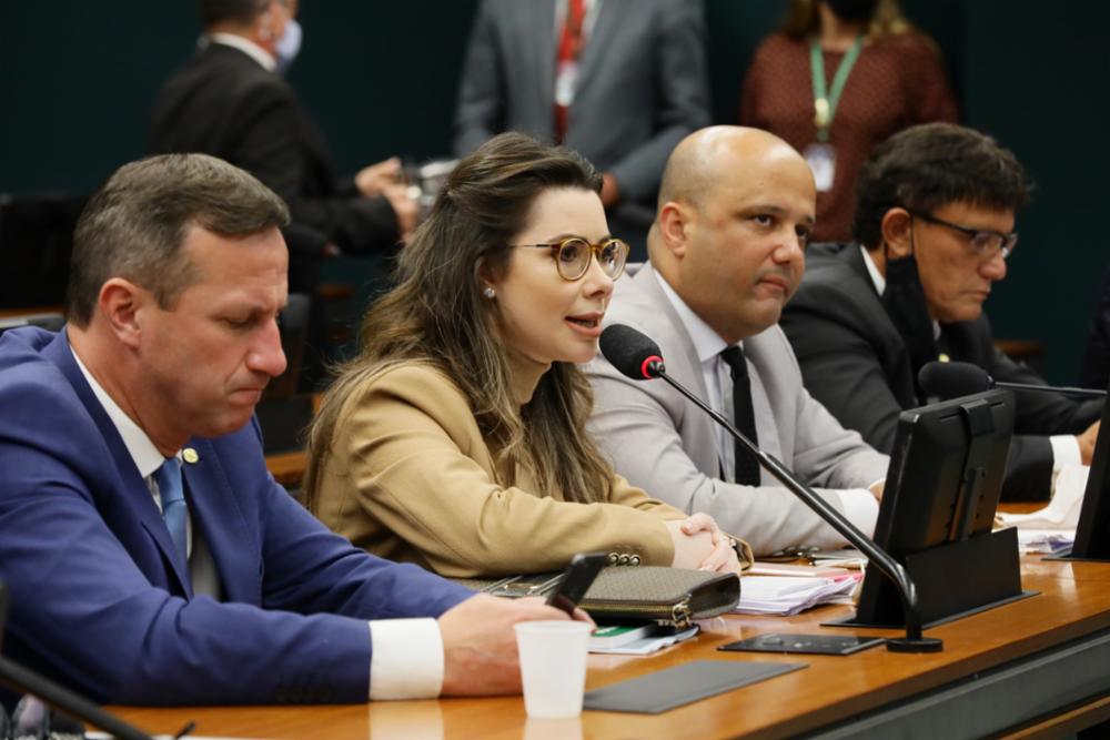  Deputados do PSL durante votação: Vitor Hugo, de terno cinza, se alinhou a governo em 98% das vezes [fotografo] Najara Araujo/Câmara dos Deputados[/fotografo]