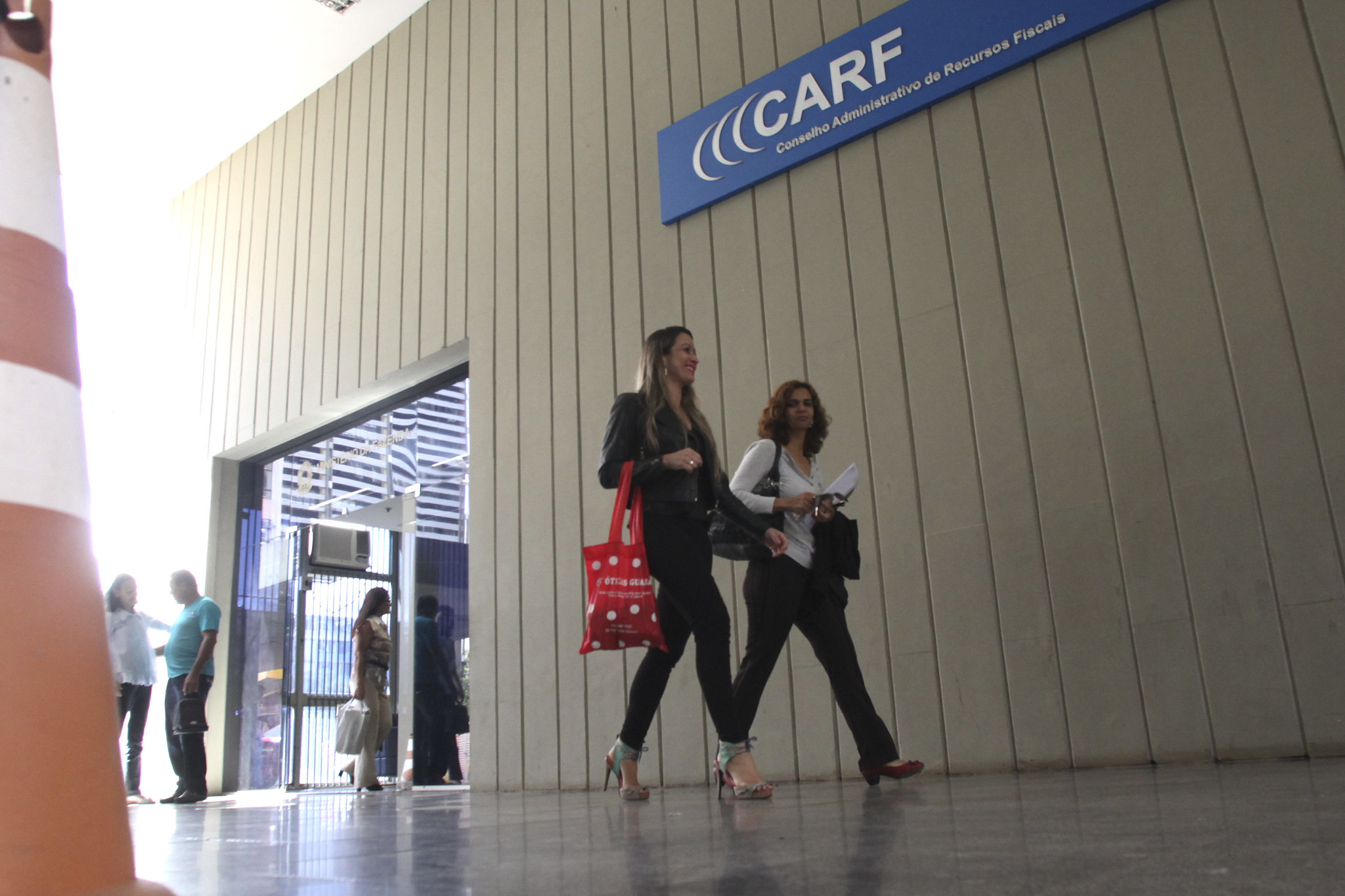 Em momento crítico para o governo alcançar a meta fiscal, greve no Carf resulta em interrupção de atividades, comprometendo arrecadação. Foto: Foto: André Corrêa/Agência Senado