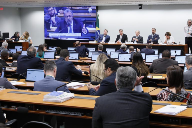 Líderes do PSD, MDB, Podemos e Republicanos, que somam 139 deputados, se reúnem nesta terça-feira para decidir apoio à reforma tributária e ao PL do Carf. Foto: Luis Macedo/Ag. Câmara