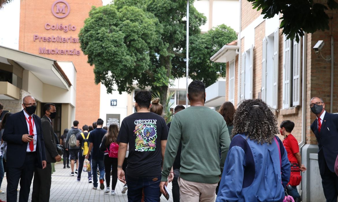 A invisibilidade social foi o tema da redação do Enem. (foto: Rovena  Rosa/ Agência Brasil)