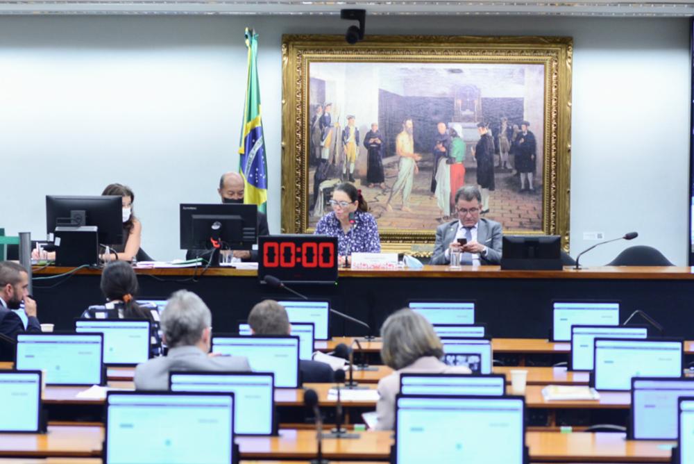 essão da CCJ que discutiu a 