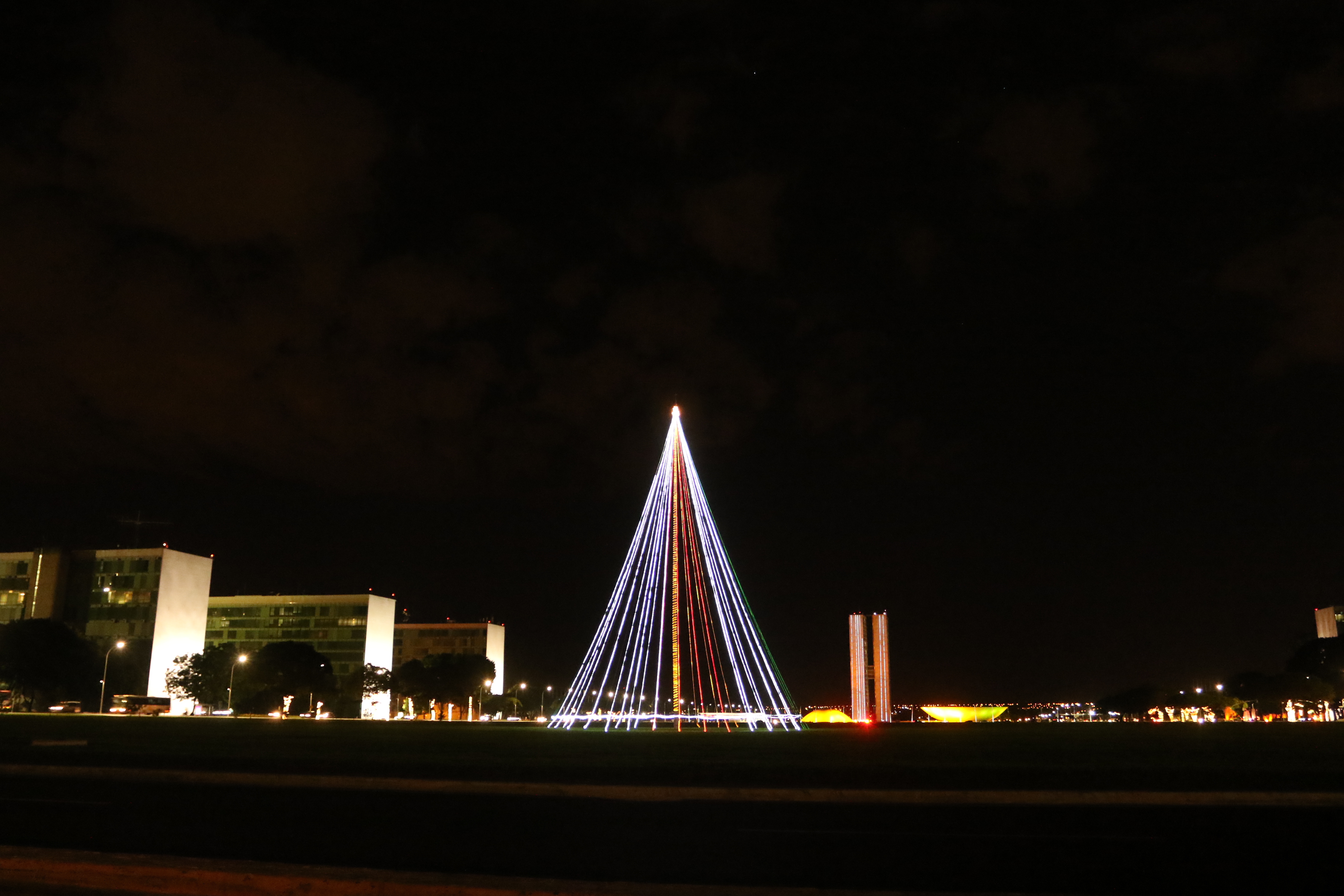 Decoração de Natal na Esplanada dos Ministérios. Foto: Andre Borges/Agência Brasília