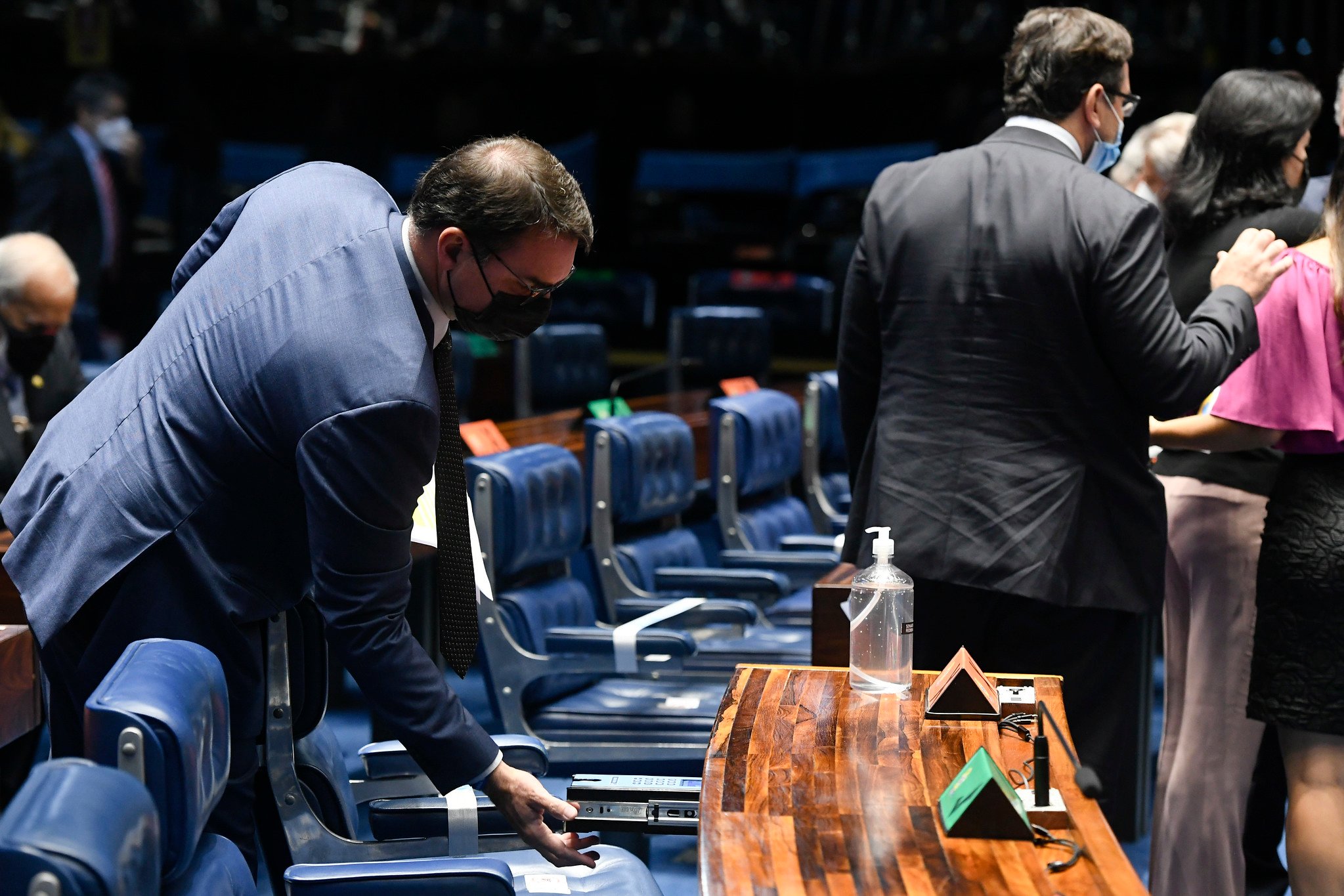 Senador Flávio Bolsonaro (PL-RJ) vota na PEC dos Precatórios. Foto: Jefferson Rudy/Agência Senado