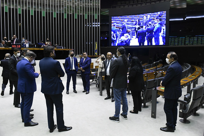 Com quatro partidos, coligação de Jair Bolsonaro lidera quantidade absoluta e proporção de parlamentares com processos judiciais. Foto: Jefferson Rudy/Ag. Senado