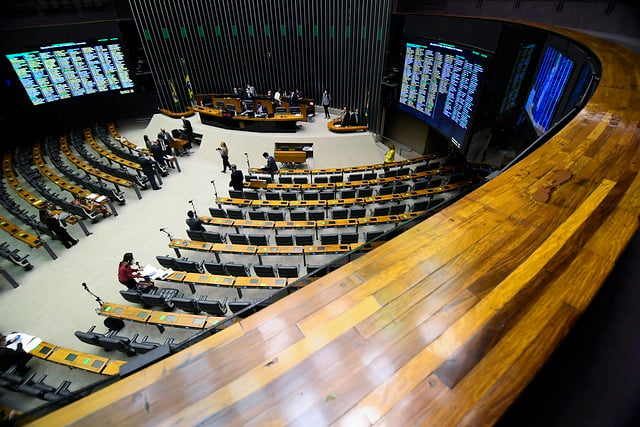 Primeiro item na pauta busca reduzir o preço sobre a energia nos momentos de bandeira tarifária amarela e vermelha. Foto: Marcos Oliveira/Agência Senado