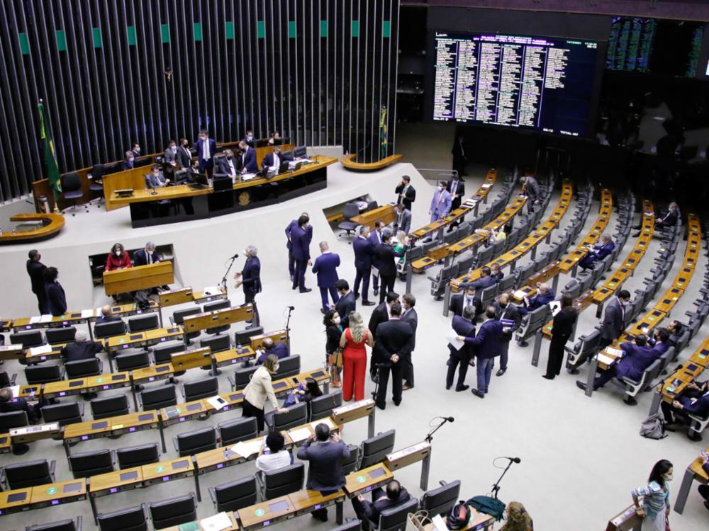 Câmara deverá votar projeto que prevê mudanças na política de cobrança do ICMS sobre combustíveis, na esperança de reduzir seu preço. Foto: Marina Ramos/Câmara dos Deputados