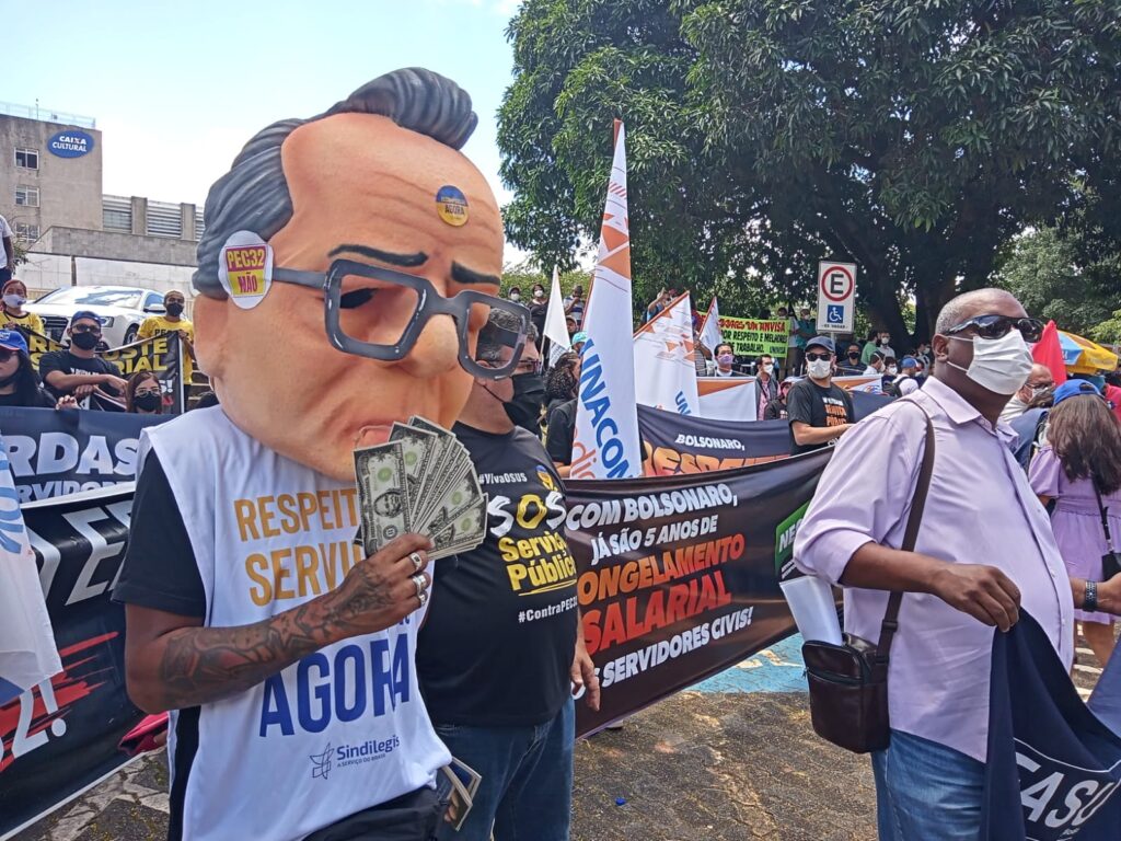 Atos de servidores públicos federais contra congelamento salarial contaram com a participação de deputados federais. Foto: Lucas Neiva/Congresso em Foco
