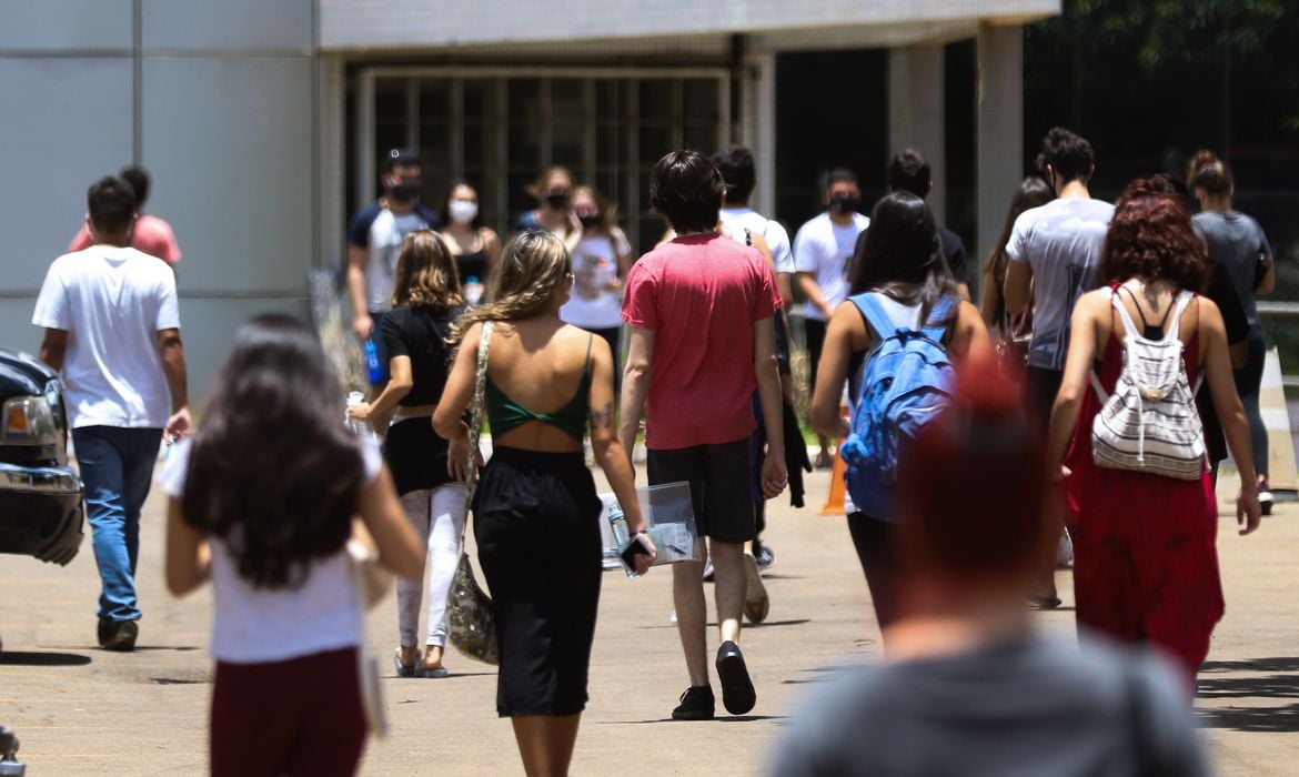 No Brasil, há cerca de 50 milhões de jovens entre 15 e 29 anos de idade - esse grupo representa quase 25% do total da população. Foto: Marcelo Casal/Agência Brasil