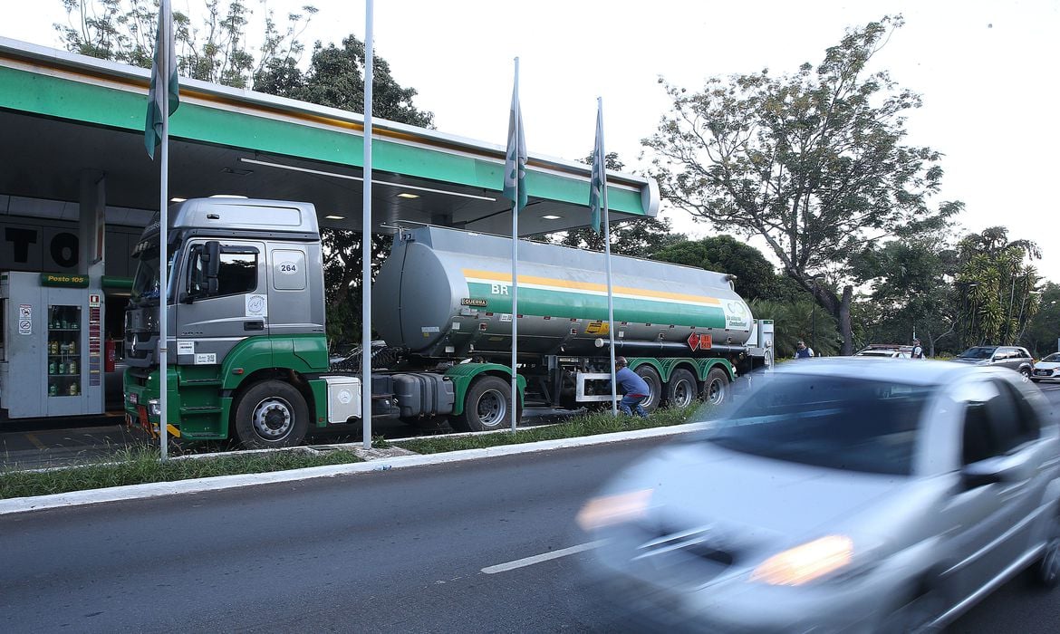 Projeto também propõe o aumento das proporções de etanol na gasolina e de biodiesel no diesel. Foto: Marcello Casal Jr./ABr