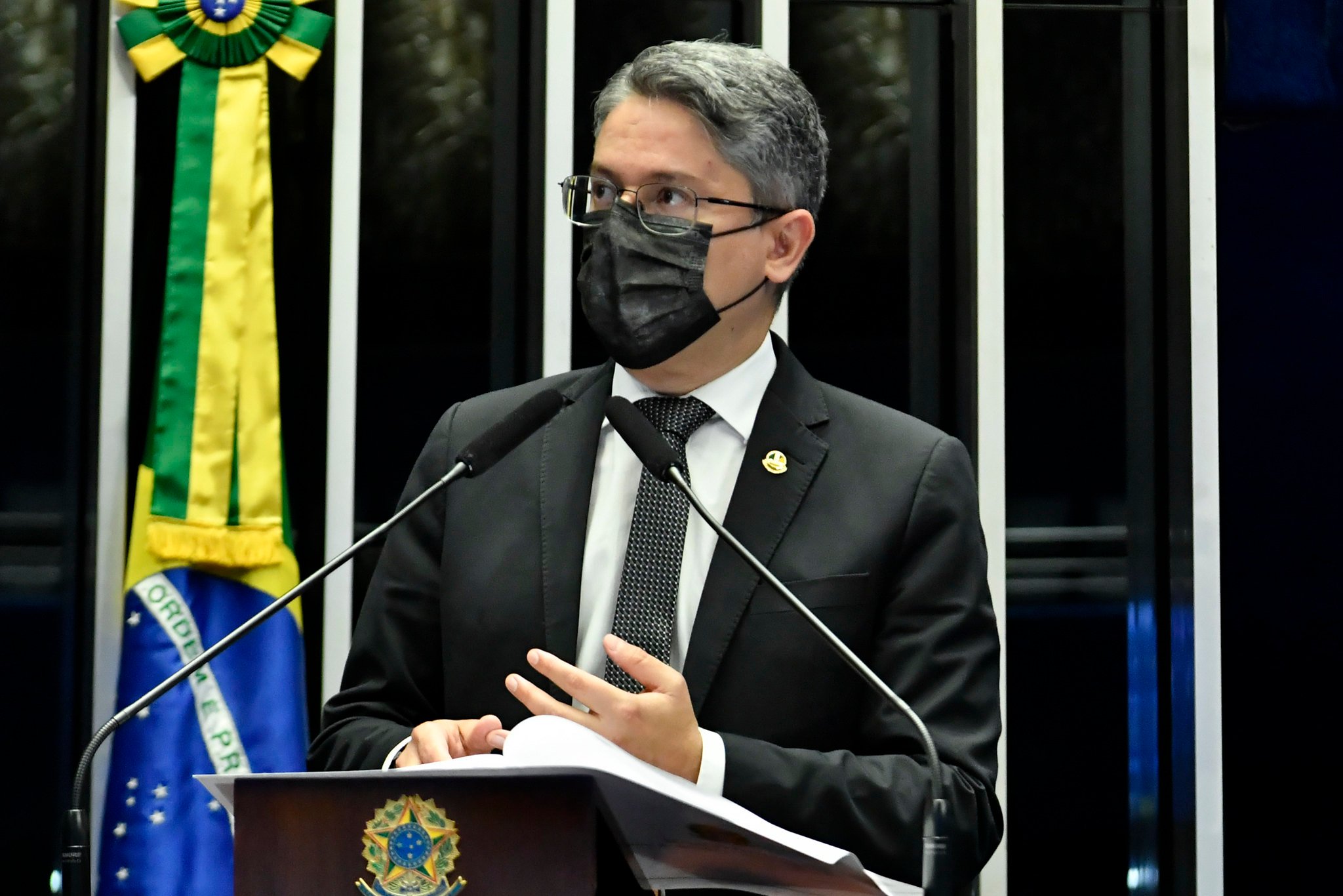 O senador Alessandro Vieira apresentou uma petição ao STF para que seja declarada a inconstitucionalidade do orçamento secreto.  Foto: Waldemir Barretto/Ag. Senado