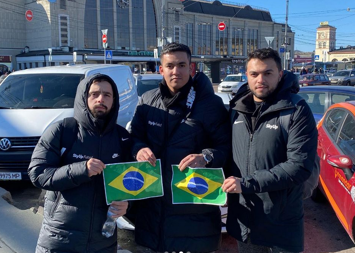 Jogador conseguiu sair da zona de guerra depois de uma semana, tendo que atravessar metade da Ucrânia em um carro fornecido pela embaixada. Foto: Arquivo pessoal