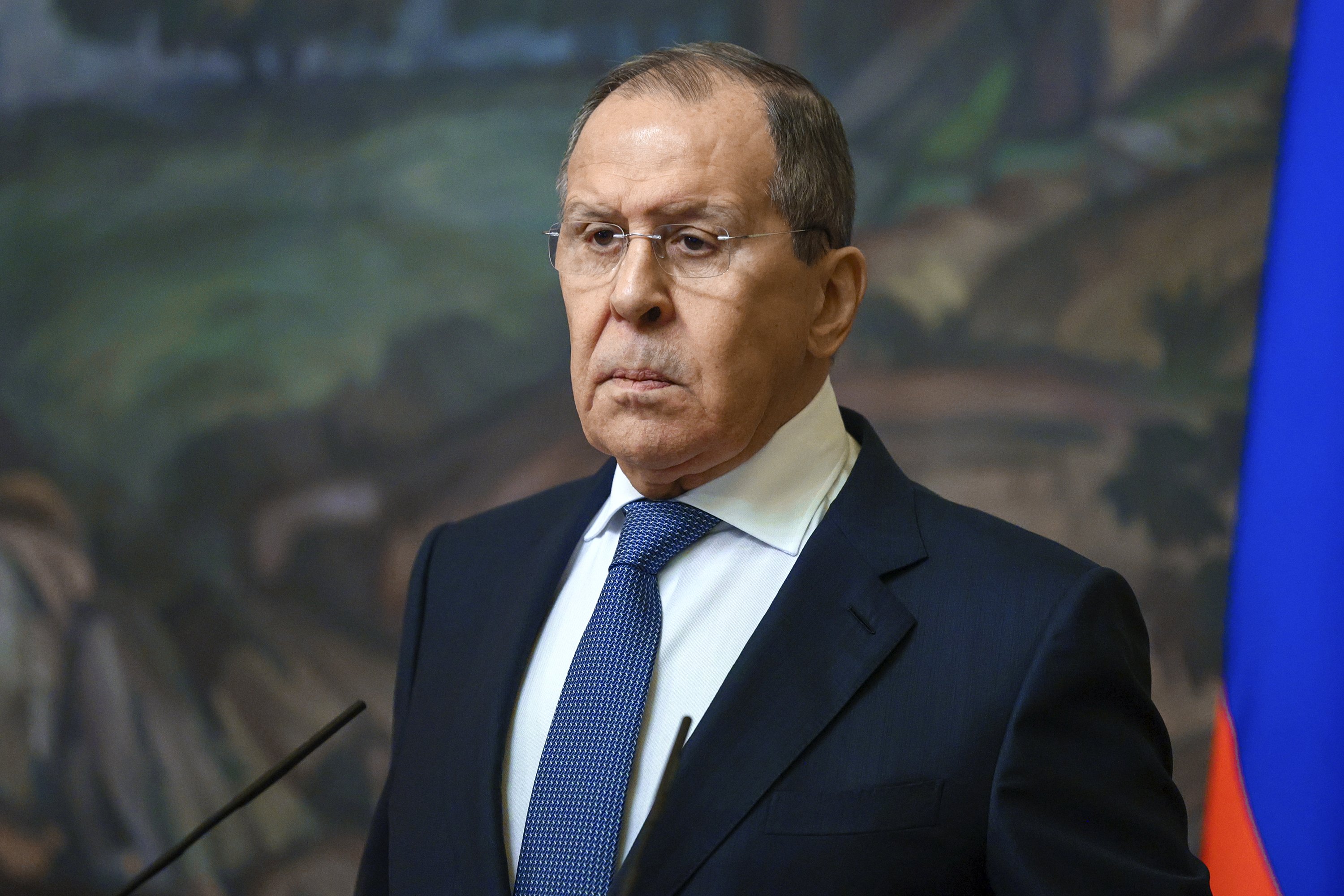 O ministro de relações exteriores da Rússia, Sergei Lavrov negou que a Rússia esteja atacando a Ucrânia. 