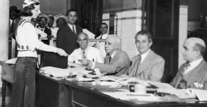 Eleição de 1934: a primeira em que mulheres tiveram oficialmente o direito de votar no Brasil. Foto: Keystone-France/Gamma-Keystone/Getty Images