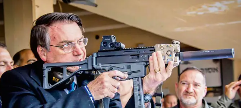 Se Bolsonaro desconhece as vezes em que fez ameaças à democracia, lembramos de algumas delas aqui. Foto: Instagram