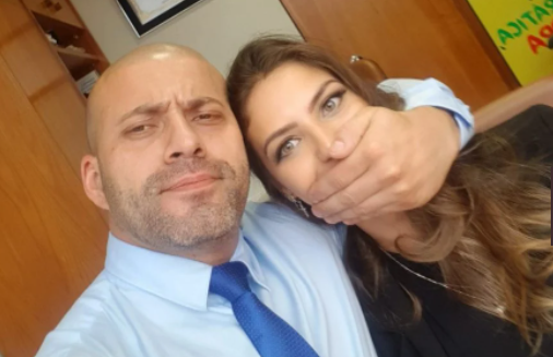 Deputado Daniel Silveira pediu o desbloqueio de valores da conta da mulher, a advogada Paola. Foto: Facebook 