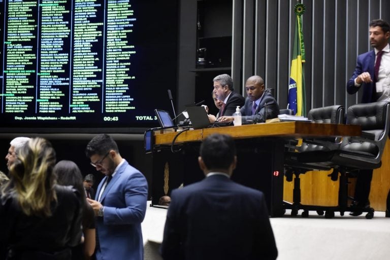 A Medida Provisória 1076/21 que prevê o benefício extraordinário que aumenta o valor do programa Auxílio Brasil. Zeca Ribeiro/Câmara dos Deputados