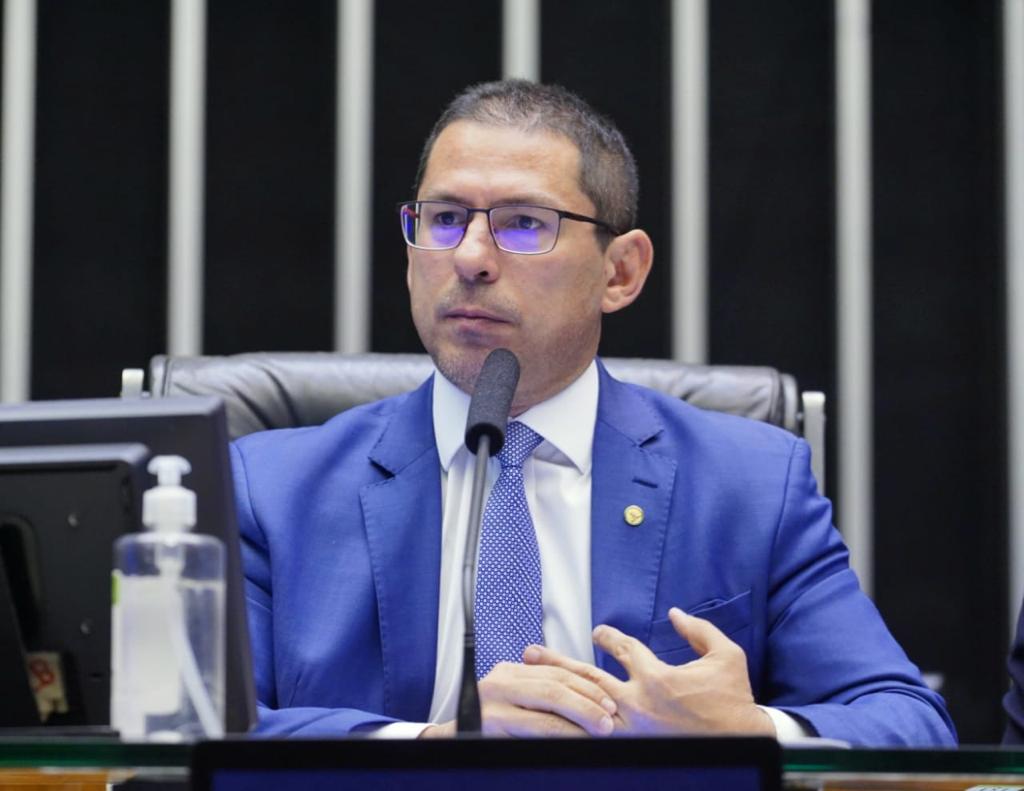 Segundo Marcelo Ramos, ao atender desejo de Jair Bolsonaro, Arthur Lira estaria abrindo espaço para entrada do autoritarismo no parlamento. Foto: Pablo Valadares/Divulgação