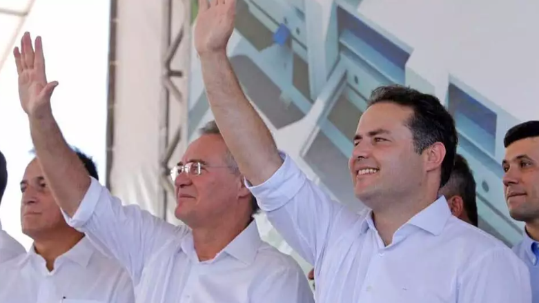 Pai e filho; Renan e Renan Filho serão colegas na bancada de Alagoas. Foto: Agência Alagoas