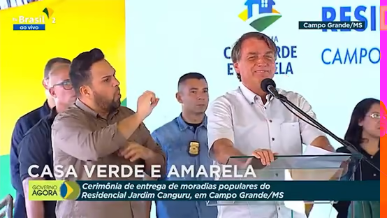 Em evento no Mato Grosso do Sul, presidente Jair Bolsonaro foi interrompido durante o discurso por um apoiador do ex-presidente Lula. Foto: Reprodução/TV Brasil
