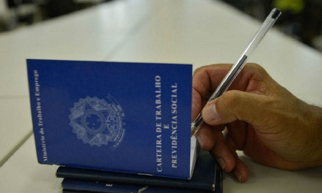 O projeto que prevê redução da jornada de trabalho sem prejuízo salarial foi freada no Senado após recurso. Foto: Marcelo Casal Jr./Agência Brasil