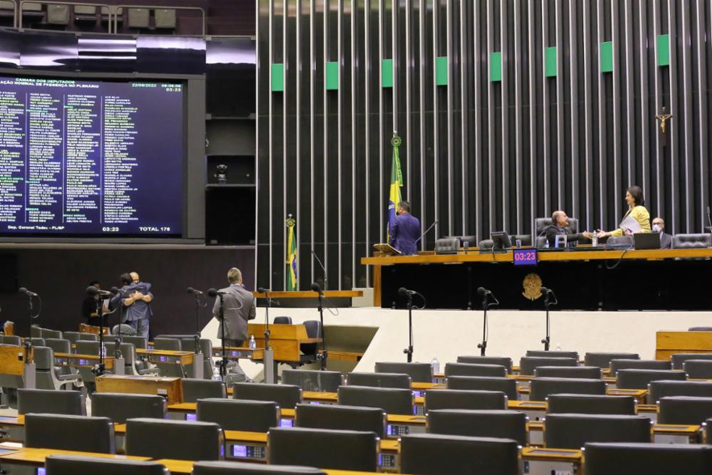 Projeto na Câmara prevê prisão para responsáveis por pesquisas eleitorais que errarem a margem de erro 15 dias antes das eleições. Foto: Paulo Sérgio/Câmara dos Deputados