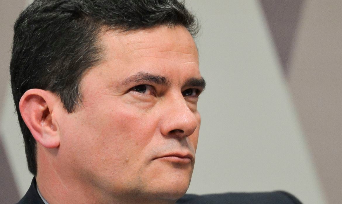 Em resposta à alegação de armação, Moro questionou Lula se não teria 