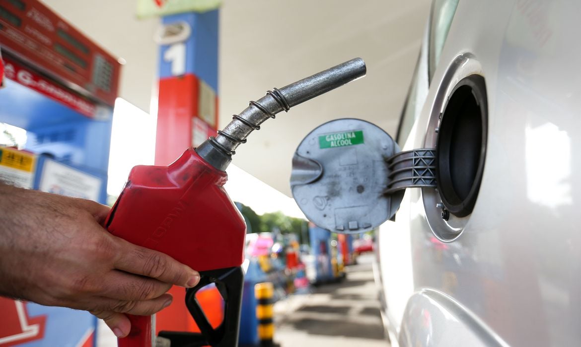 Estados começam a reduzir a alíquota do ICMS na gasolina. Foto: Marcelo Camargo/Agência Brasil