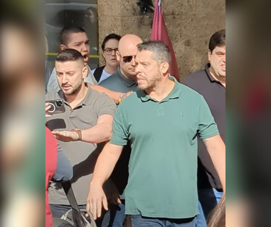 Pré-candidatos de esquerda acusam o deputado estadual Rodrigo Amorim de promover ataque a militantes na praça Saenz Peña, no Rio de Janeiro. Foto: Imagem cedida