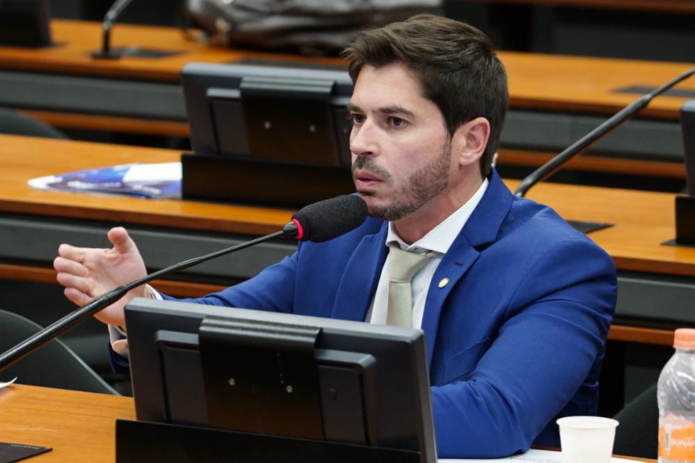 Lavajatista declarado, o deputado Junior Bozzella afirma que Lula, líder nas pesquisas, é o caminho mais viável para derrotar Bolsonaro. Foto: Pablo Valadares/Câmara dos Deputados