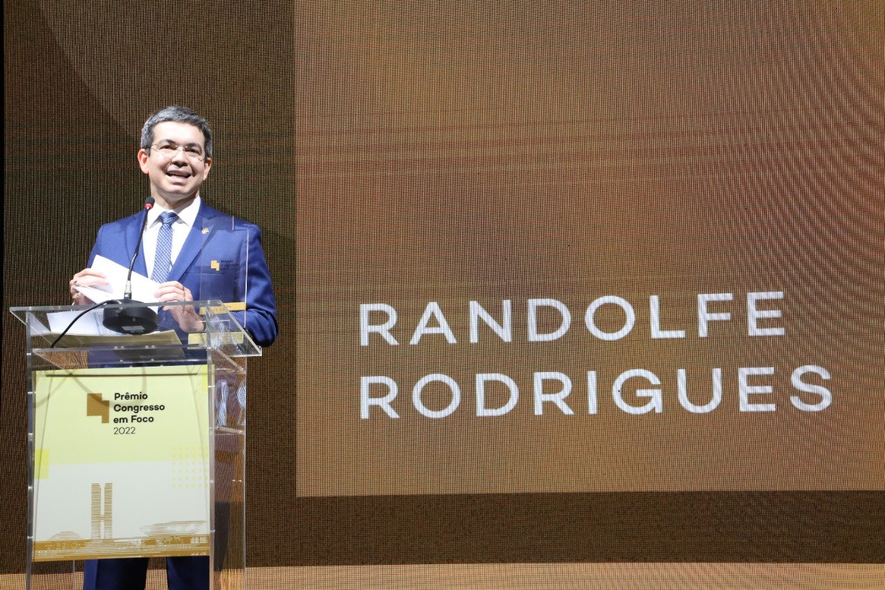 Pela segunda vez, Randolfe Rodrigues foi escolhido o melhor senador pelos jornalistas. Foto: Paulo Negreiros